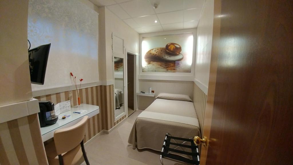 Hostal Paris San Fernando Luaran gambar